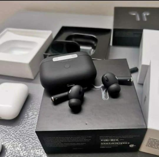 Black airpods pro2 ANC